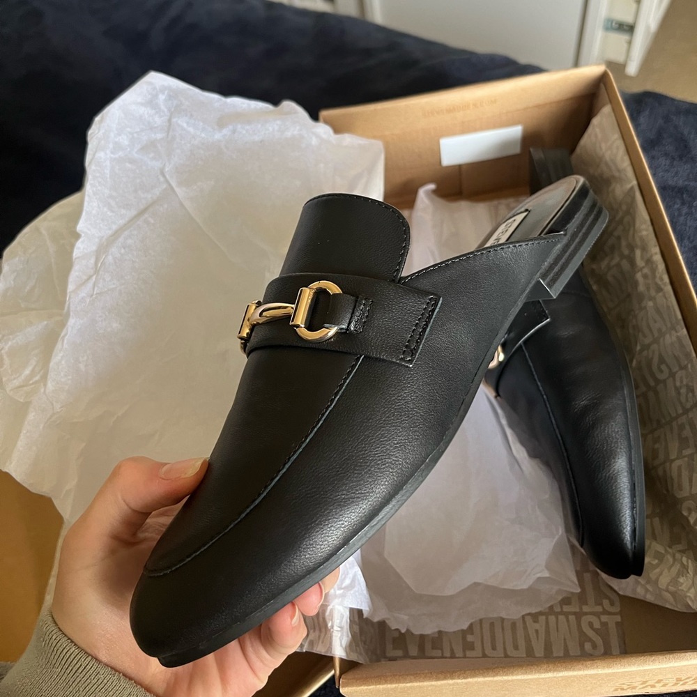 NEW NEVER WORN STEVE MADDEN LOAFERS